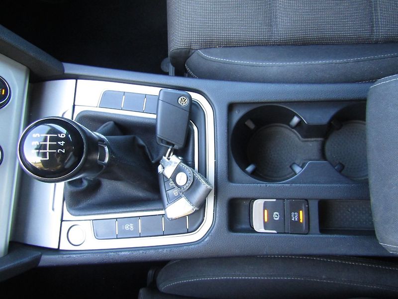 Volkswagen Passat (2015) 2.0 TDI 110kW NOVÉ ROZVODY - fotka 39 z 40