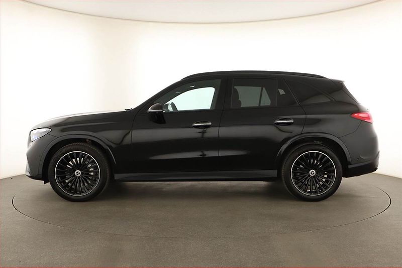 Mercedes-Benz GLC (2025) 220 d 4MATIC, AMG Line - fotka 3 z 28
