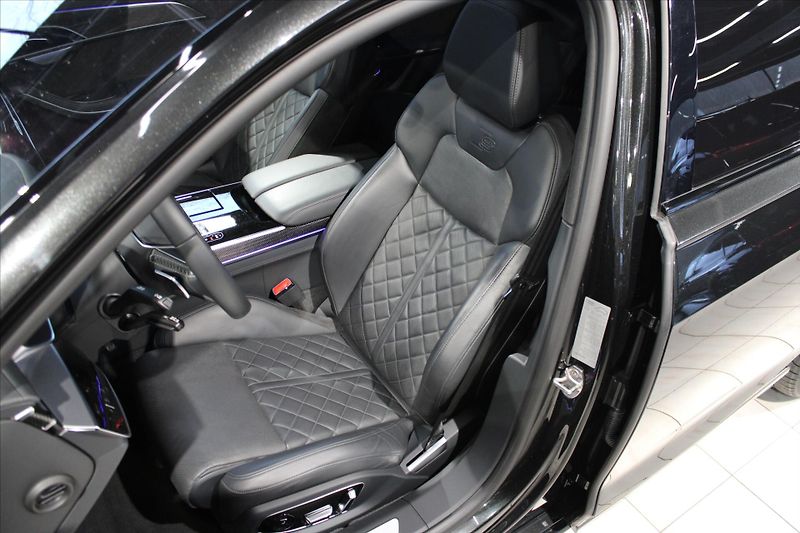 Audi S8 V8 TFSi 420kW quattro NezTop/P - fotka 9 z 38
