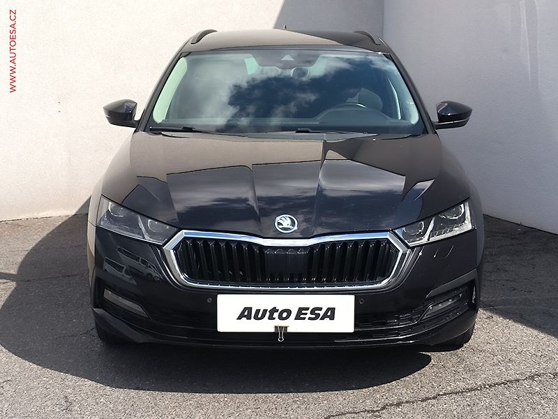 Škoda Octavia (2020) 2.0 TDi, Ambition - fotka 2 z 25