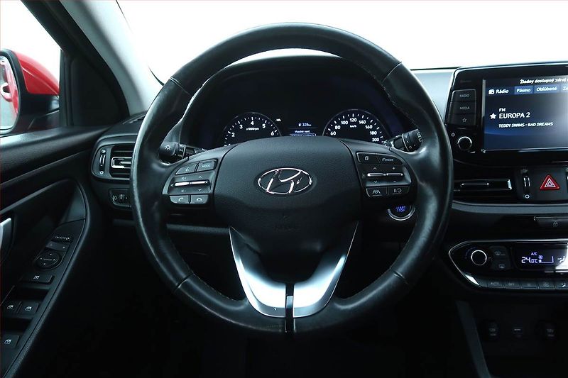 Hyundai i30 (2021) Family 1.5 DPI, Serv.kniha - fotka 20 z 24
