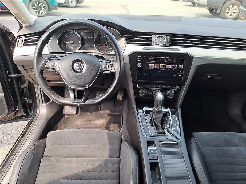 Volkswagen Passat 2,0 TDI DSG 4Motion - fotka 9 z 18
