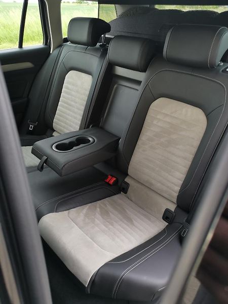 Volkswagen Passat HIGHLINE*110KW*LED*ALCANTARA* - fotka 42 z 85