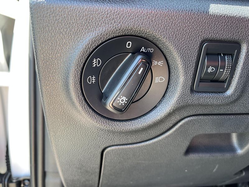 Škoda Fabia 1.0 MPi Ambition Plus 59 kW - fotka 26 z 34