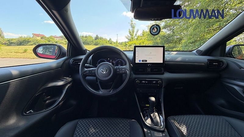 Toyota Yaris 1.5 HEV CVT EXECUTIVE - fotka 5 z 26