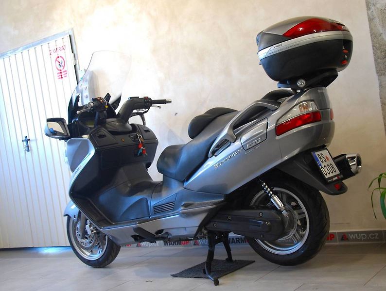 Suzuki Burgman 650 Executive (2007) - fotka 16 z 21