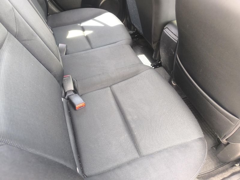 Mazda 3 1,6i77KW,KRÁSNÁ,1MAJ51L,SERVIS - fotka 8 z 23