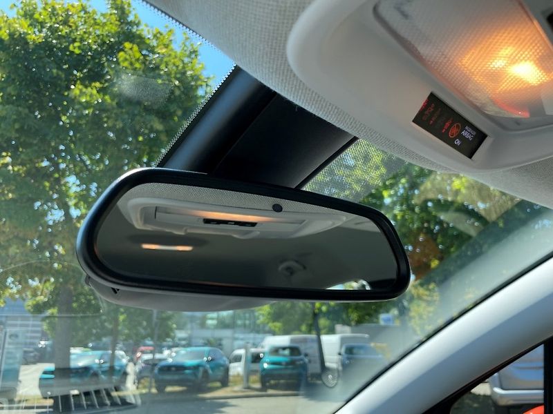 Opel Crossland X Enjoy 1,2 Turbo, ČR, 1. maj - fotka 30 z 33