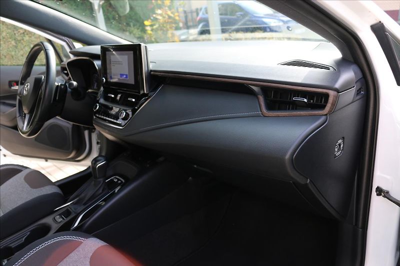 Toyota Corolla 2,0 Hybrid,1.Maj. ČR, DPH - fotka 29 z 52