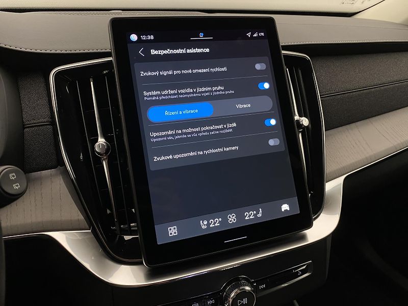 Volvo XC90 (2026) T8 AWD Plug-in DARK PLUS 7m - fotka 53 z 78