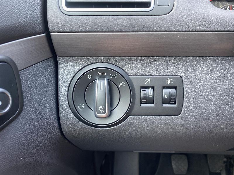 Volkswagen Touran 1.2 TSI 77kW-CLIMATRONIC-NAVI - fotka 19 z 41