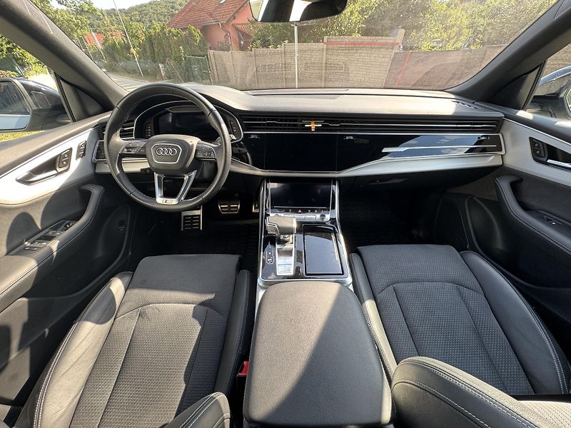 Audi Q8 55 TFSi 1.maj ČR DPH S-line - fotka 16 z 24