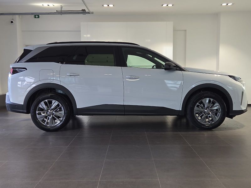 Peugeot 5008 (2025) ALLURE Hybrid 145 e-DCS6 - fotka 8 z 15