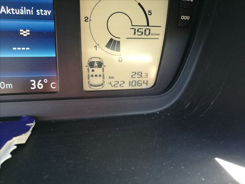 Citroën C4 Picasso 1,6 HDi - fotka 6 z 23