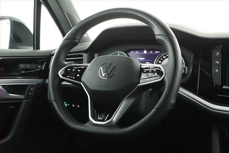Volkswagen Touareg (2022) 3.0 TDI - fotka 8 z 21