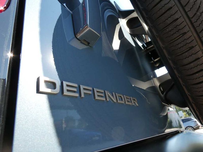 Land Rover Defender (2026) 110 3,0 X-Dynamic SE D250 - fotka 31 z 33
