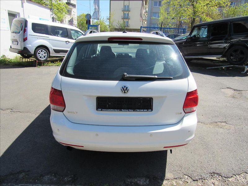 Volkswagen Golf 1,6 TDi 77kW Variant - fotka 5 z 29