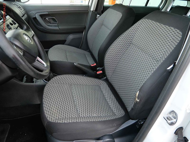 Škoda Fabia (2013) 1.2TSi, ČR, AC, tažné - fotka 9 z 14