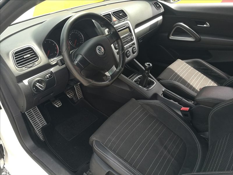 Volkswagen Scirocco 1,4 TSI aut.klima - fotka 5 z 15