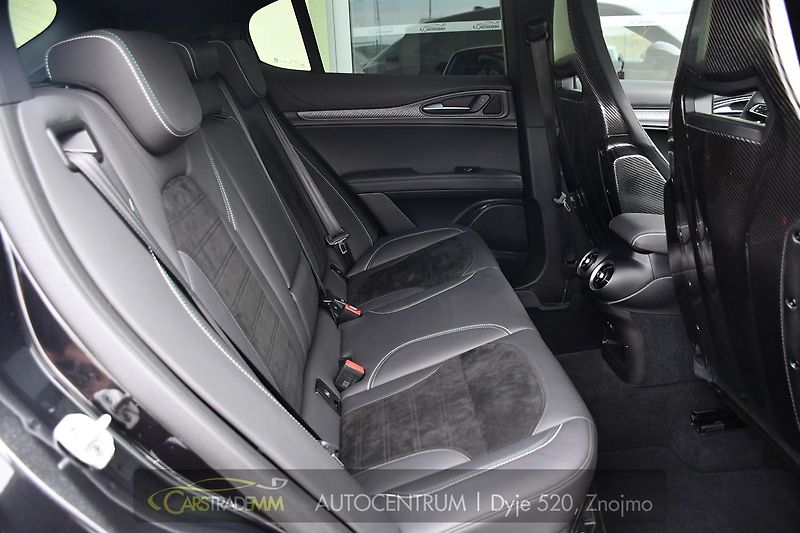 Alfa Romeo Stelvio 2.9V6 Bi-T SPARCO REZERVACE - fotka 16 z 54
