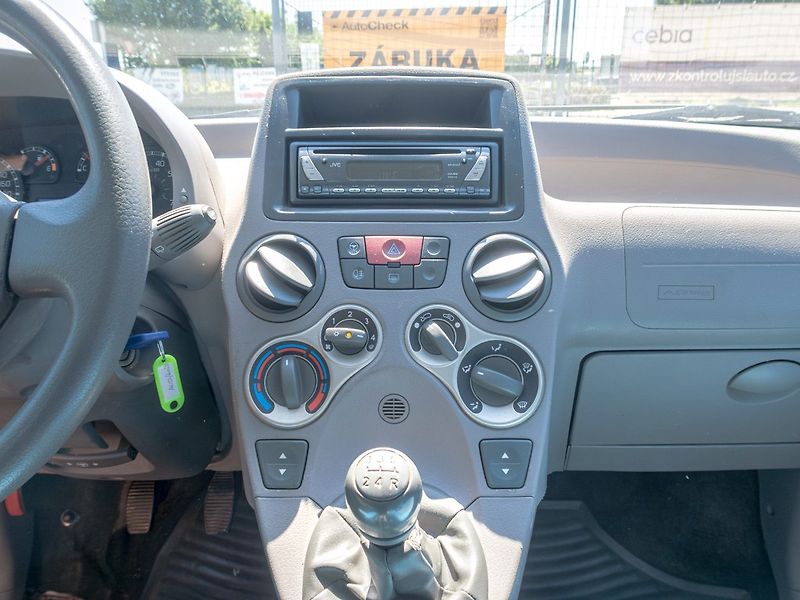Fiat Panda (2005) 1.2i 44KW SERVO – KLIMA - fotka 17 z 36