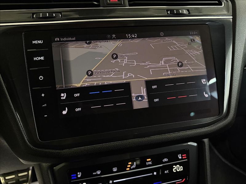 Volkswagen Tiguan Allspace R-LINE 180kW DCC H&K HUD PANO - fotka 20 z 50