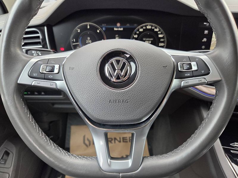 Volkswagen Touareg (2019) 3.0 TDI 210kW Vztduch/Noční vi - fotka 15 z 44