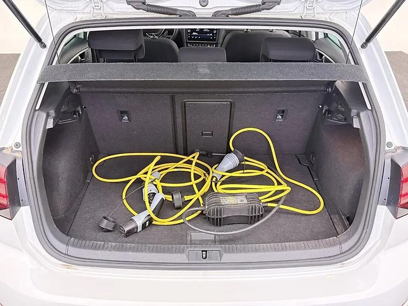 Volkswagen e-Golf 100kW ACC Tepelko Virtual 1Maj - fotka 10 z 11