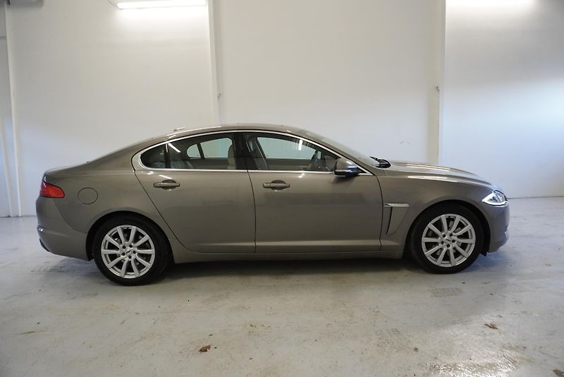 Jaguar XF 3.0D 202kW S-PORTFOLIO - fotka 5 z 34