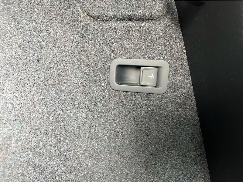 Seat Ateca XPERIENCE 2.0 TDI 110kW 4WD DS - fotka 25 z 27