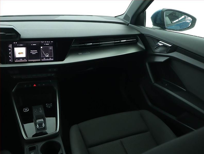 Audi A3 (2022) 35 TDI - fotka 8 z 15