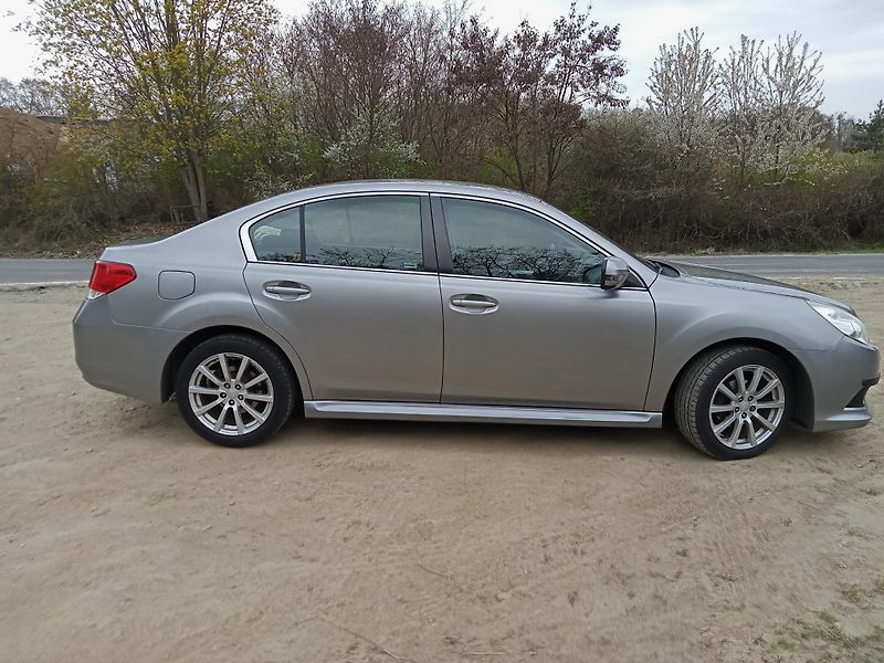 Subaru Legacy (2011) Legacy 2,5i - fotka 3 z 10