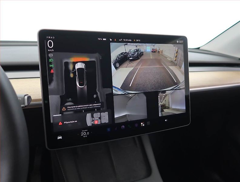 Tesla Model Y (2022) Long Range AWD 79kWh, SoH 89% - fotka 16 z 33