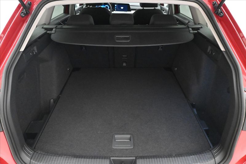 Volkswagen Golf 2,0 TDI 110kW DSG Life Záruka - fotka 10 z 29