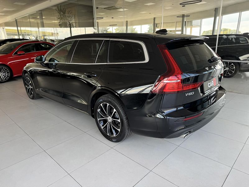 Volvo V60 B4 AUT*145kW*KeyLess*Tažné - fotka 7 z 31