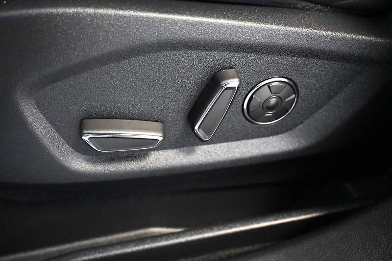 Ford S-MAX (2022) 2.0 VIGNALE 4x4 7 Míst LED ACC - fotka 26 z 42
