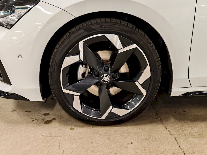 Škoda Superb (2025) Combi 1.5 TSI 110 kW DSG Sport - fotka 31 z 31