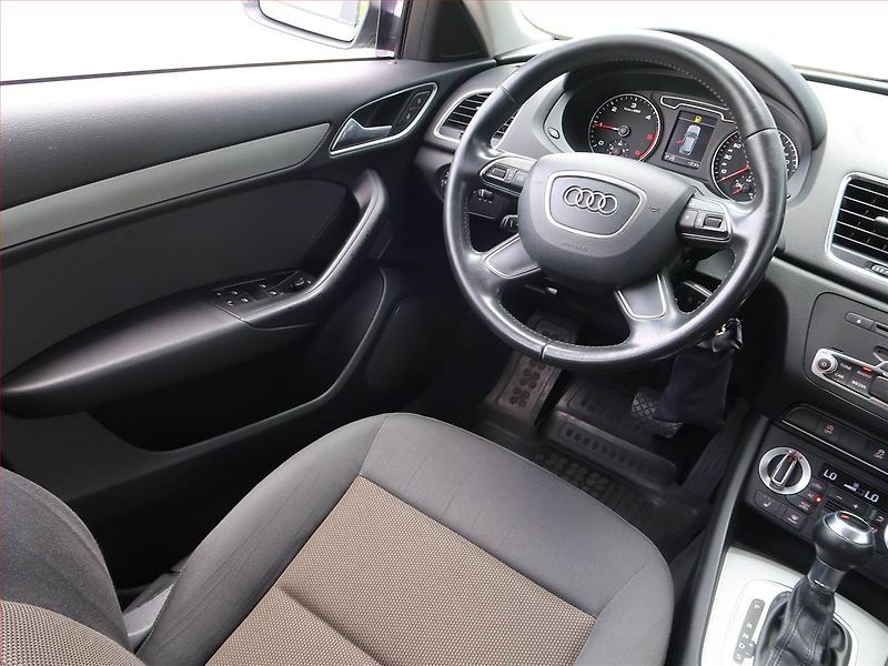 Audi Q3 (2012) 2.0 TDI, 4X4, Automat - fotka 7 z 19
