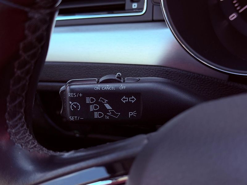 Škoda Superb 2.0 TDi Best of, Navi, 132 tkm - fotka 25 z 29