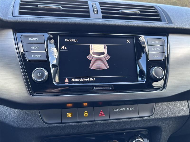 Škoda Fabia 1,0 TSi Style FULL LED CARPLAY - fotka 17 z 39