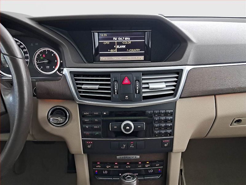 Mercedes-Benz Třídy E (2009) E 220 CDI, Automat, Kůže, Navi - fotka 12 z 20