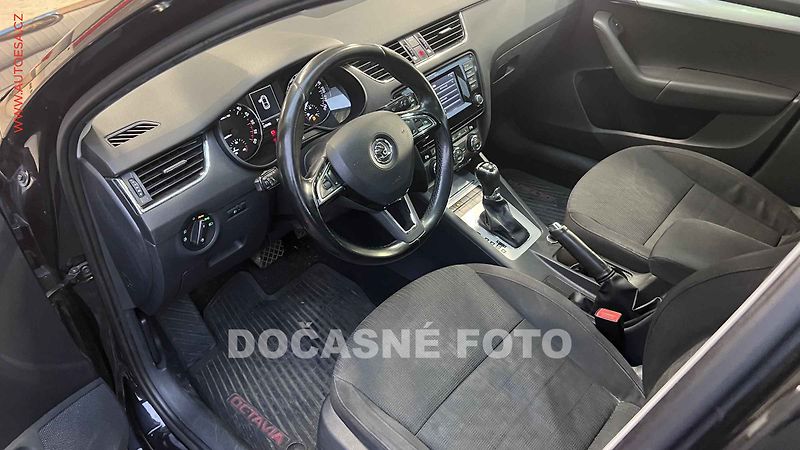 Škoda Octavia (2013) 1.6 TDi - fotka 3 z 4