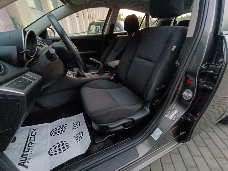 Mazda 3 1.6/77kW - fotka 13 z 27