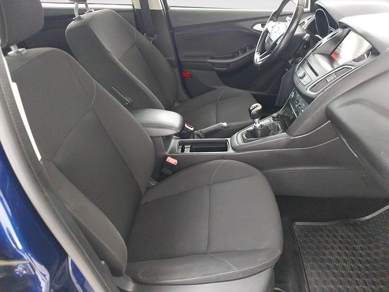 Ford Focus (2015) 1.5 TDCi, Serv.kniha, Navi - fotka 9 z 18