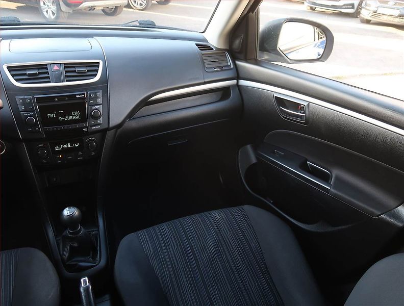Suzuki Swift (2014) 1.2, ČR,1.maj, Serv.kniha - fotka 8 z 18
