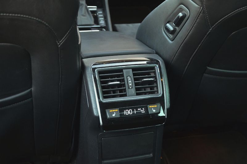 Škoda Superb (2017) 1.8 TSi DSG STYLE / ČR / PANO - fotka 17 z 46
