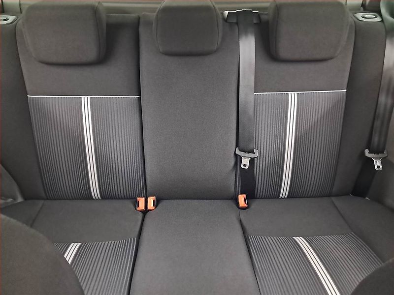 Ford Focus (2010) 1.6 16V, nová STK - fotka 10 z 16