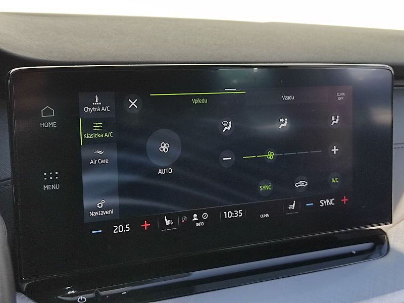 Škoda Octavia (2023) combi Tour 2,0 Tdi 110 Kw - fotka 13 z 37