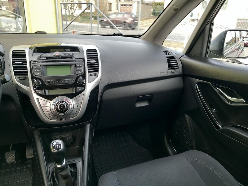 Hyundai ix20 (2014) 1,4CRDi SERVISKA VYHŘ.SEDADLA - fotka 24 z 43