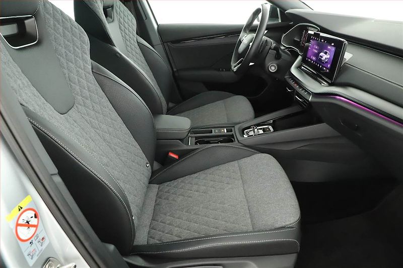 Škoda Octavia (2025) 2.0 TDI, SPORTLINE, KEYLESS - fotka 7 z 25